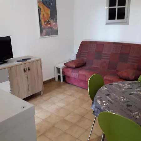 Daire Terre Et Hyères